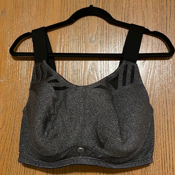 Livi Active Intimates & Sleepwear Livi Active 38ddd Sports Bra